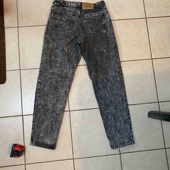 Vintage Made in USA Levi's 550 Acid Wash Grey Jeans - Picture 7 of 8